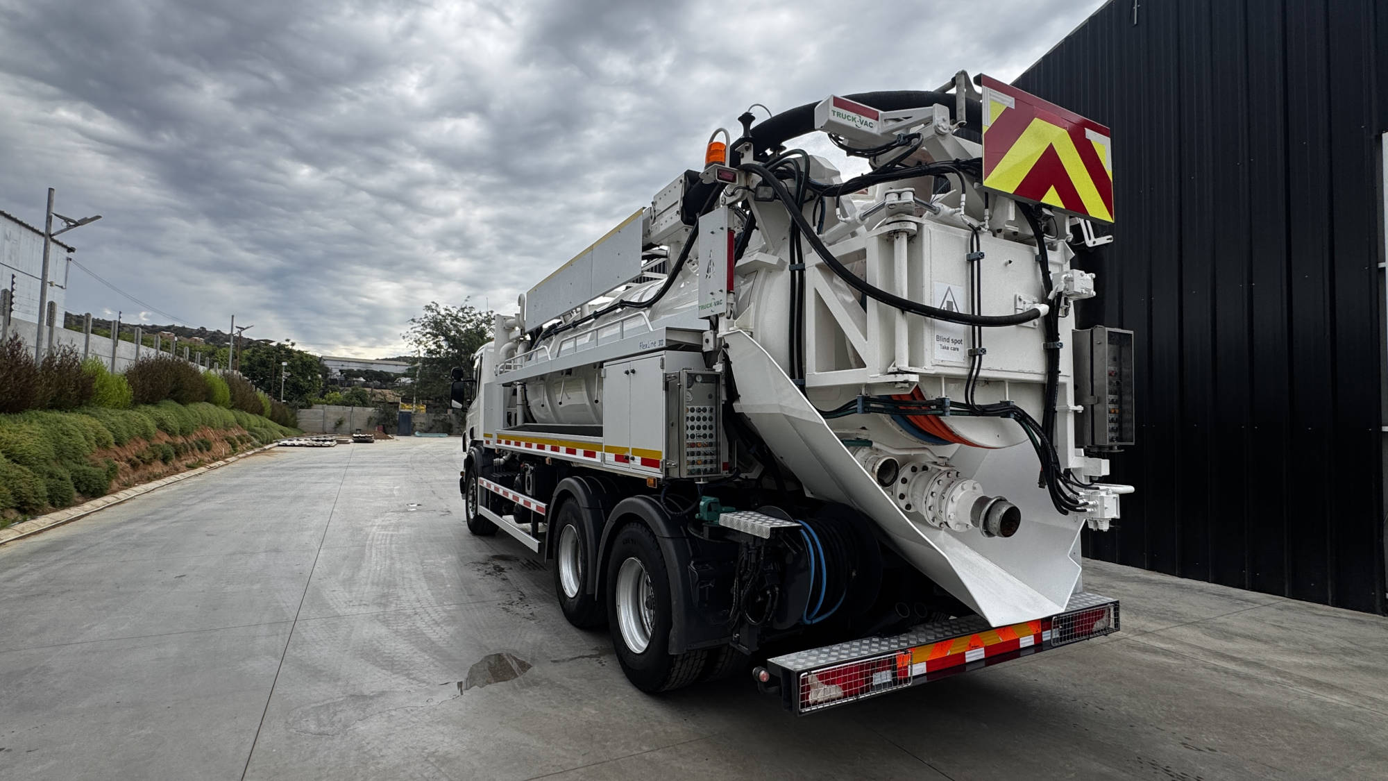 Scania P340 6x2 10 m3 