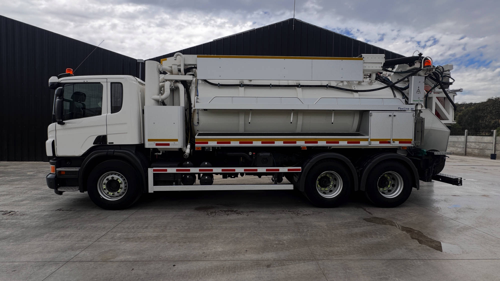 Scania P340 6x2 10 m3 