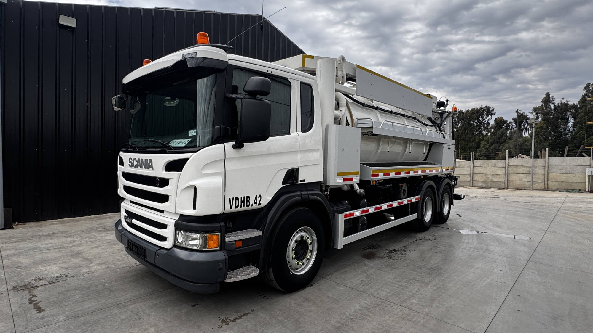 Scania P340 6x2 10 m3 