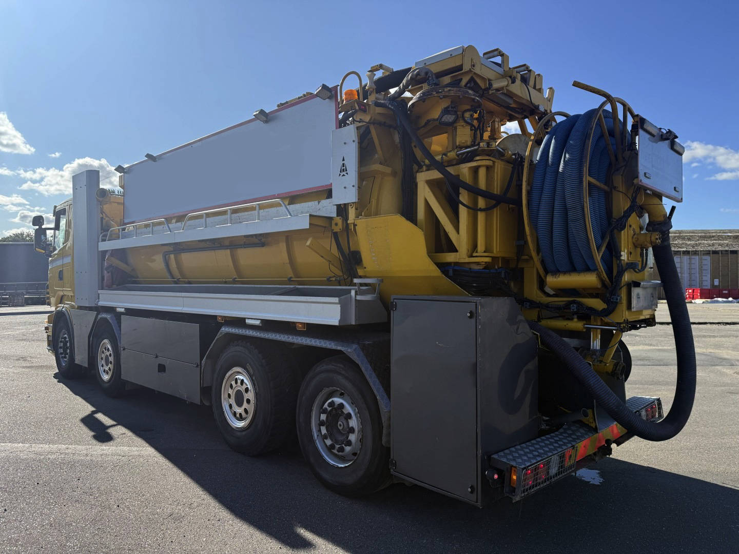 Scania R480 8x2 13.5 m3